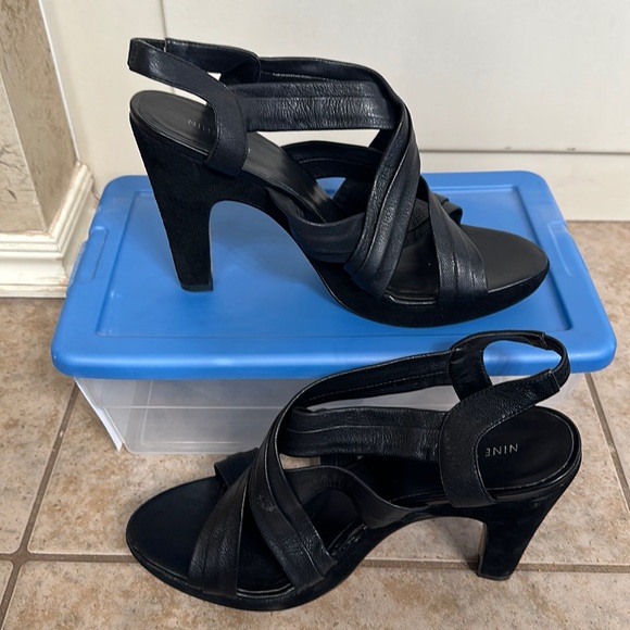 Nine West black strappy pumps - Picture 1 of 3